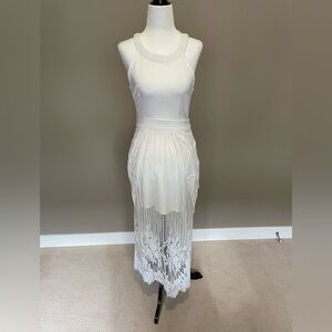 Shareen Lace Overlay White Maxi - AU 8 - NWT
Polyester
